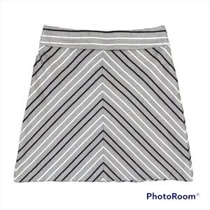 Ann Taylor Loft Women’s Size 0 Pink, White, Black Chevron Tweed Flare Skirt